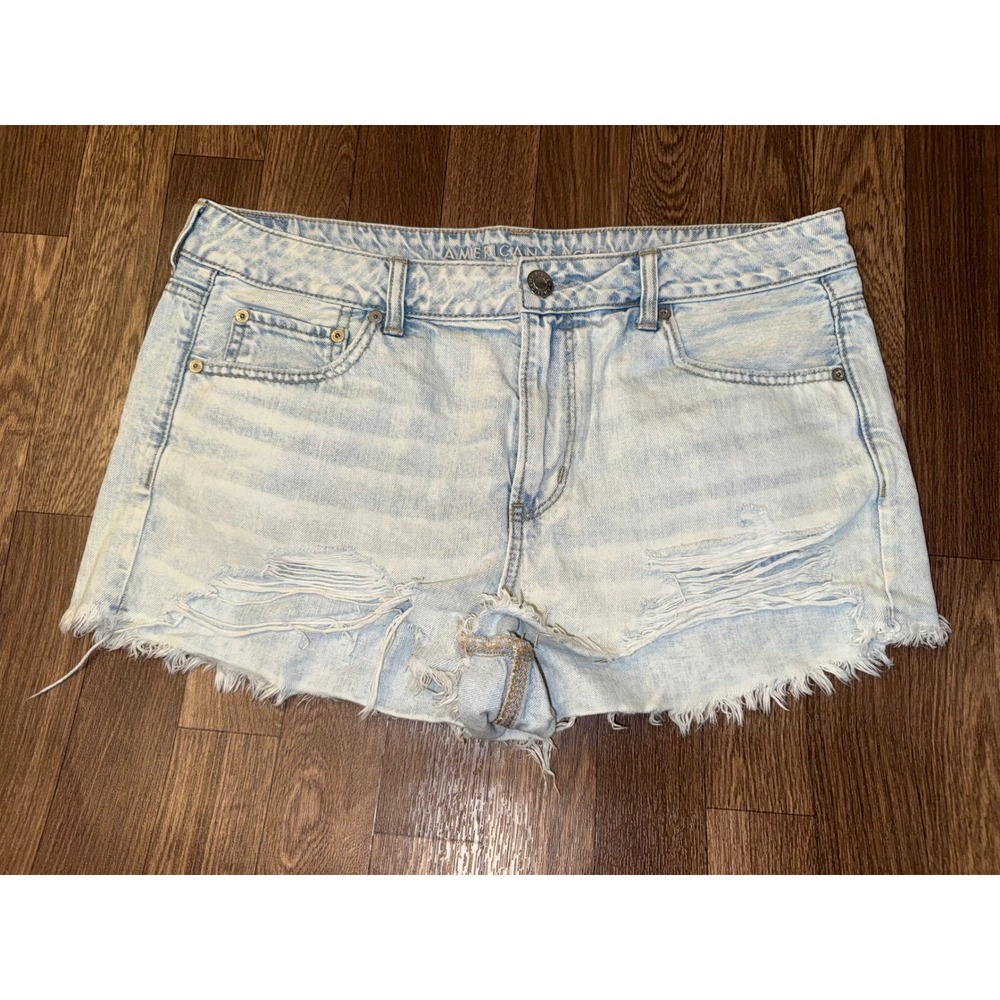 American Eagle Light Wash Distressed Denim Cut Off Shorts Womens 14 High Rise